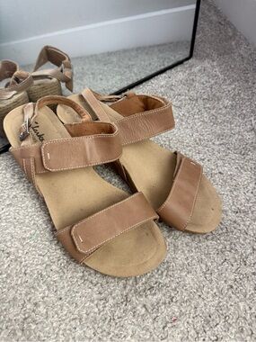 Clarks Women's Tan Wedge Sandals
